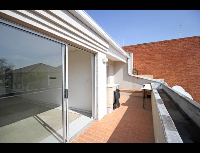 2 BEDROOM APARTMENT FOR SALE IN NORWOOD